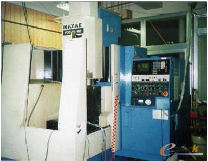 世界第一臺(tái)能夠?qū)崿F(xiàn)外部智能控制的加工中心